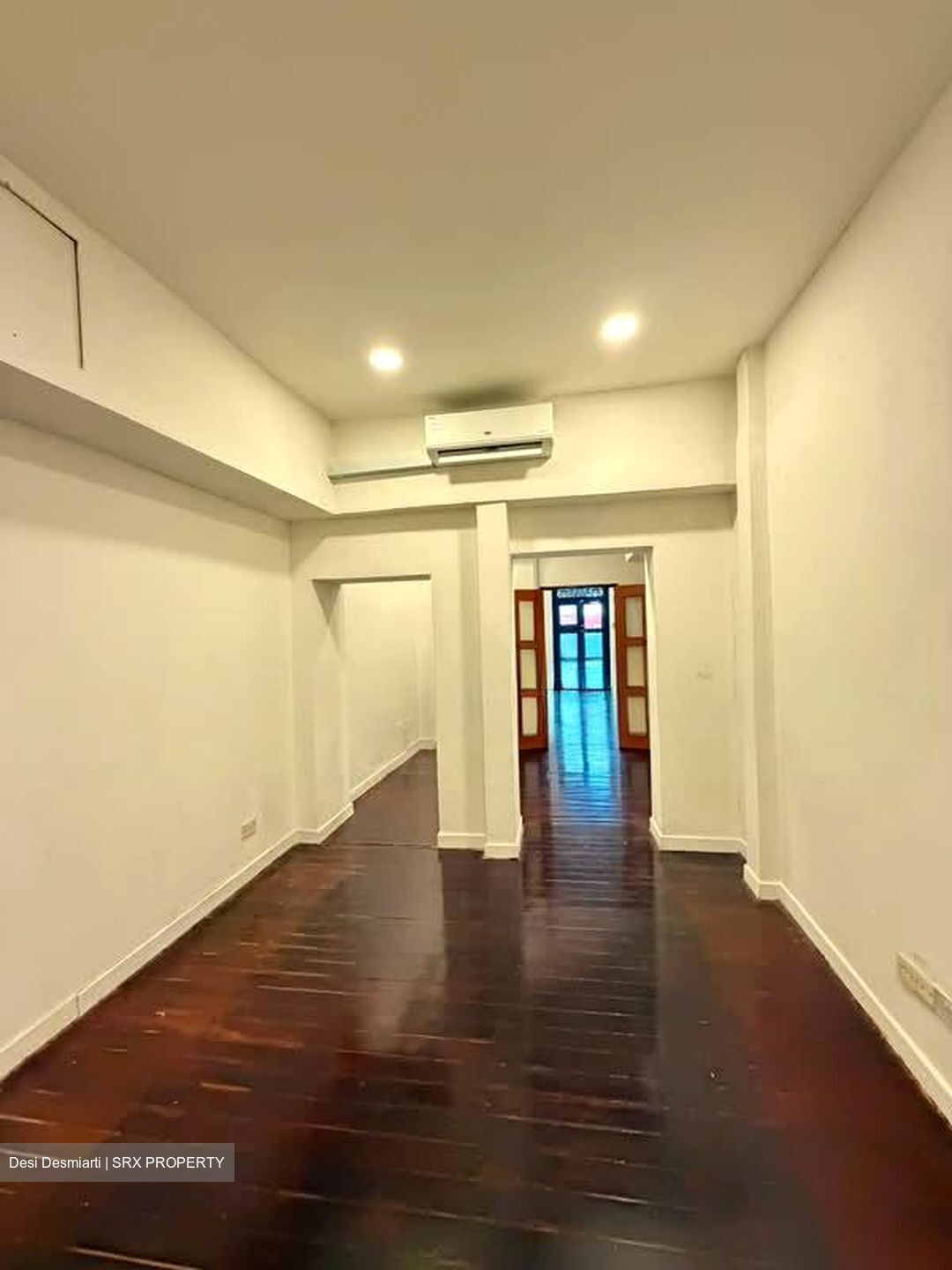 North Bridge Road (D7), Office #595193661